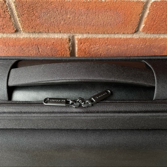 Delsey Black Laptop Office Messenger Bag with Pockets - Picture 12 of 16